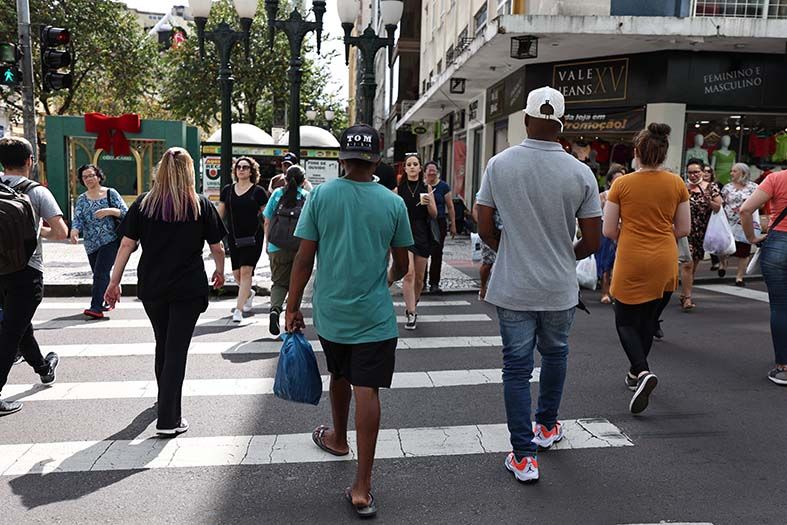 Natal 2022 deve movimentar R$ 4,25 bilhões no Paraná